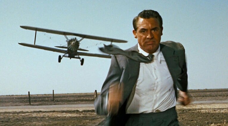 https://www.lifo.gr/sites/default/files/styles/city_guide_movie_carousel_lg/public/movies/2022/Cary-Grant-North-Northwest-Alfred-Hitchcock.jpg?h=4975100c&itok=42Qj5Z-I