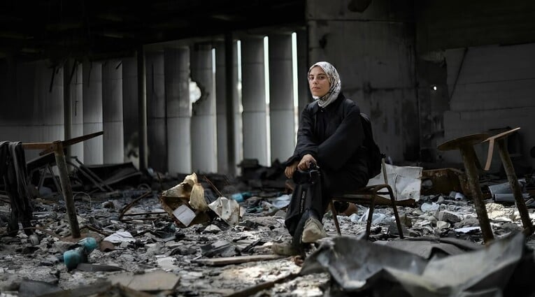 Put your Soul οn your Hand and Walk