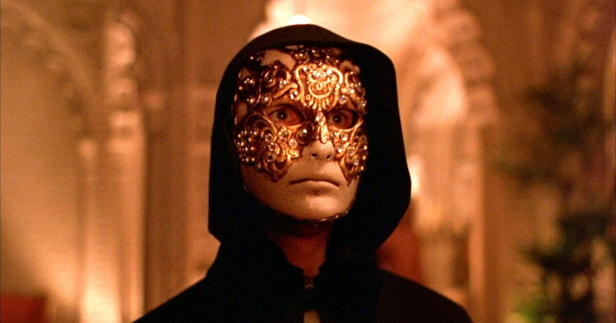 Eyes Wide Shut Masked Ball LiFO