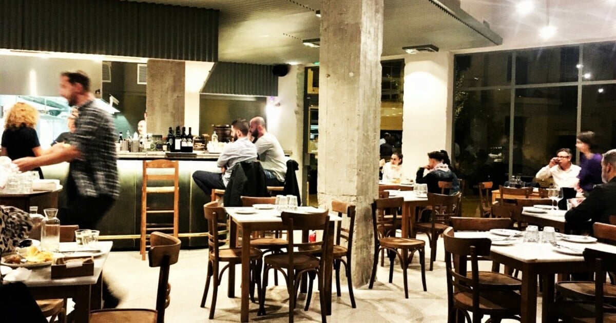 Î¦Î™Î¤Î': ÎˆÎ½Î± Ï€Î±Î»Î¹ÏŒ ÎºÎ±Ï†ÎµÎ½ÎµÎ¯Î¿ ÏƒÏ„Î¿Î½ ÎÎ­Î¿ ÎšÏŒÏƒÎ¼Î¿ Î¼ÎµÏ„Î±Ï„ÏÎ¬Ï€Î·ÎºÎµ ÏƒÎµ Î­Î½Î±