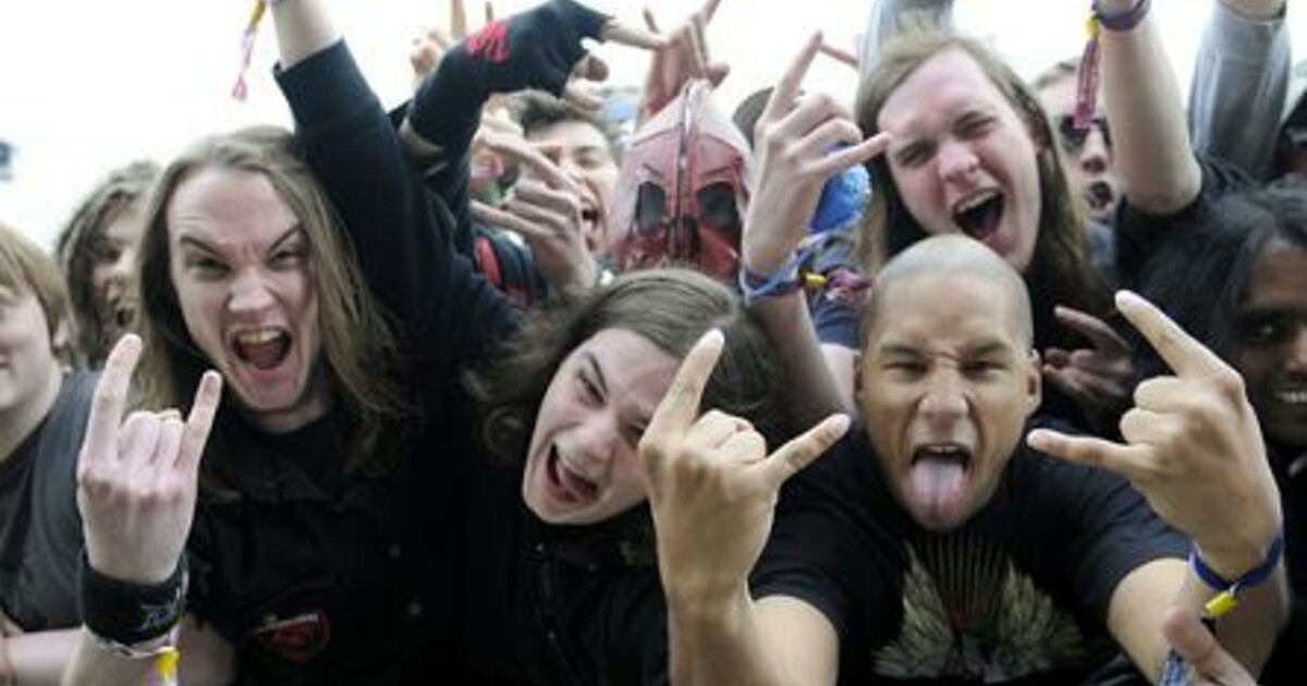 Картинка металлисты. Субкультура металлистов металхед. Музыкальные субкультуры. Хеви металлисты субкультура. Картинка металлисты.