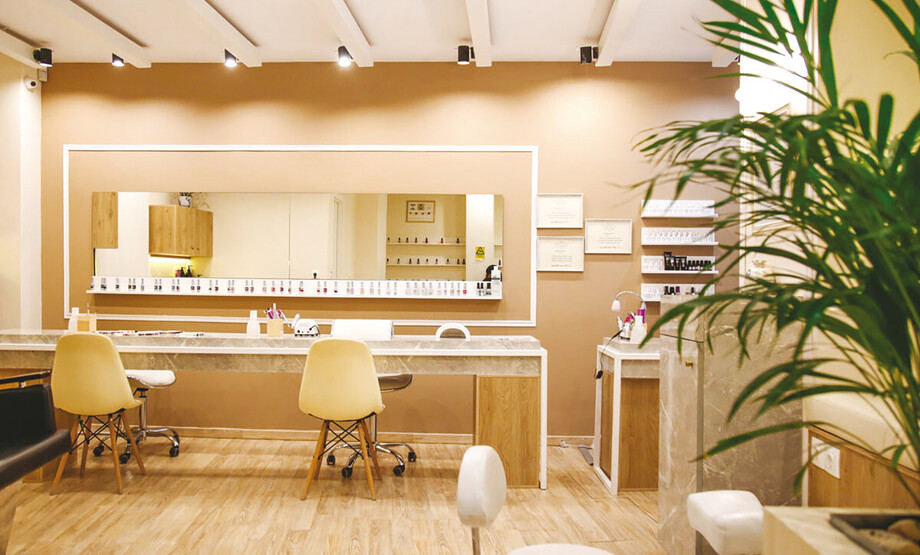 Mitropoleos Nails & Beauty