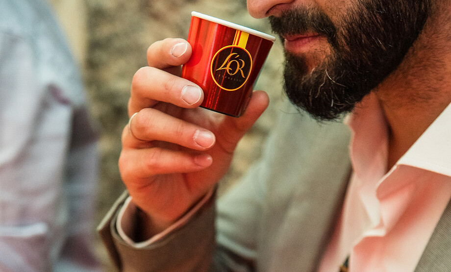 O L'OR Espresso λανσάρει τη συλλογή Passione Rossa: Εμπνευσμένη από τη συνεργασία με τη Ferrari Hypercar