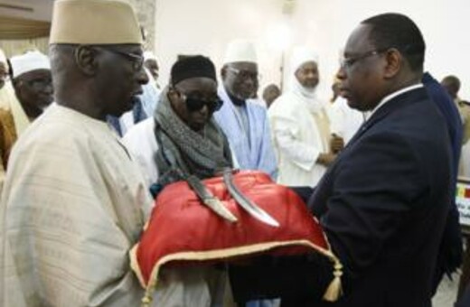 Η Γαλλία επέστρεψε στη Σενεγάλη ένα σπάνιο σπαθί που άνηκε σε αγωνιστή κατά της αποικιοκρατίας