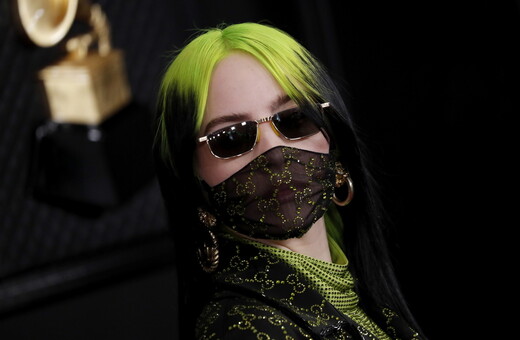 Η Billie Eilish στο εξώφυλλο της αμερικανικής Vogue - «Το αουτσάιντερ που επανεφηύρε την ποπ επιτυχία»