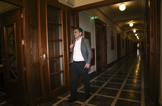 Τσακαλώτος: Συμφωνήσαμε με θεσμούς για το κοινωνικό μέρισμα - Θα διανεμηθεί τουλάχιστον 1,1 δισ. ευρώ