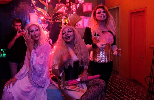 Οι drag queens της Κουάλα Λουμπούρ ζουν κόντρα στο σύστημα