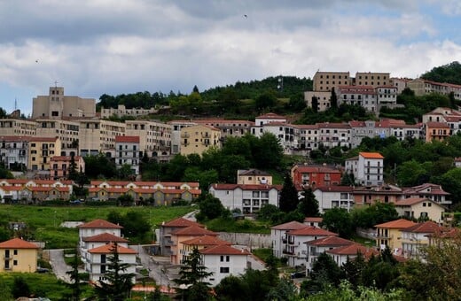 Ιταλία: Μετά τα σπίτια για 1 ευρώ, πόλη πληρώνει το ενοίκιο σε όσους μετακομίσουν εκεί