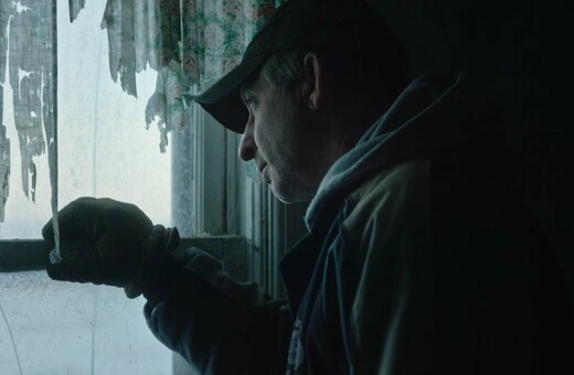 Στον παγωμένο Καναδά ένας άνδρας παλεύει να διατηρήσει τις ρίζες της οικογένειάς του