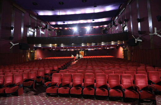 Κορωνοϊός: Ενώ τα σινεμά κλείνουν, οι πρεμιέρες ίσως περάσουν σε Netflix & Prime