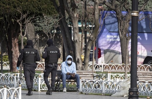 Τουρκία: Εκατοντάδες συλλήψεις για «προκλητικές» αναρτήσεις στα social media περί κορωνοϊού