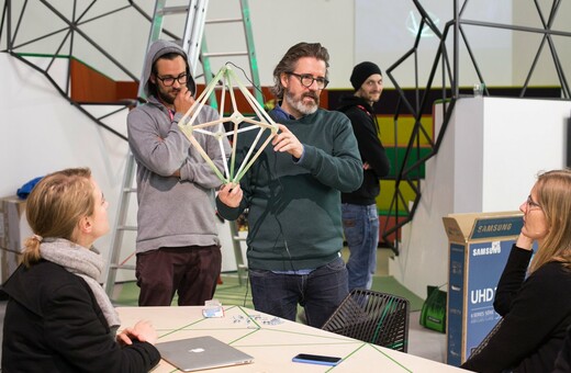 Ο σπουδαίος καλλιτέχνης Olafur Eliasson παράγει τέχνη υψηλού επιπέδου από το σπίτι του