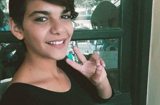 Θάνατος 14χρονης στη Σαντορίνη: «Την άφησαν λιπόθυμη στο δωμάτιο και συνέχισαν το πάρτι» λέει η μητέρα της