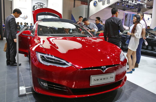 Ρεκόρ αυτονομίας για ηλεκτρικό αυτοκίνητο της Tesla - Έσπασε το «φράγμα» των 400 μιλίων