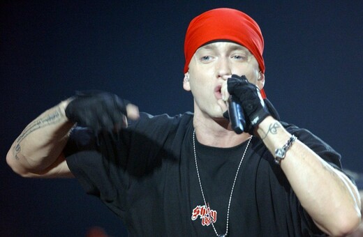 Ο Eminem δήλωσε ότι χρησιμοποιεί Tinder και Grindr στην προσπάθειά του να βρει την αγάπη