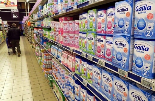 Σε 83 χώρες ανακλήθηκε το μολυσμένο βρεφικό γάλα του ομίλου Lactalis- Θα αποζημιωθούν οι οικογένειες