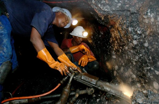 Νότια Αφρική: 950 μεταλλωρύχοι έχουν εγκλωβιστεί σε ορυχείο χρυσού στα 1.000 μέτρα βάθος