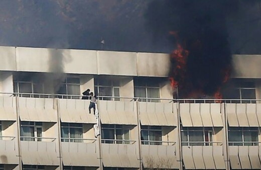 Η συγκλονιστική μαρτυρία του Έλληνα πιλότου που κατάφερε να σωθεί από την επίθεση στο Intercontinental της Καμπούλ