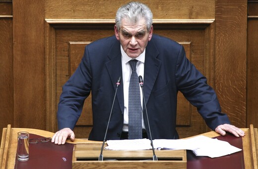 Βουλή: Για μαφιόζικες μεθόδους κατηγόρησε τον Σαμαρά ο Παπαγγελόπουλος