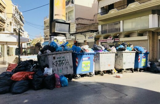 Με χωματερή μοιάζουν περιοχές του Πειραιά - Τι απαντά ο δήμος για τα βουνά με τα σκουπίδια