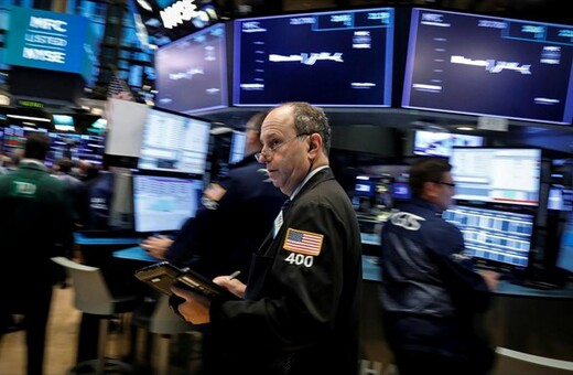 «Βουτιά» 700 μονάδων στον Dow Jones προκάλεσε ο Τραμπ με τους δασμούς