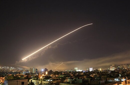 Τι έχει γίνει γνωστό μέχρι στιγμής για τα πλήγματα εναντίον συριακών στόχων