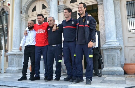 Αθωώθηκαν τα μέλη των ξένων ΜΚΟ για μεταφορά μεταναστών στην Ελλάδα