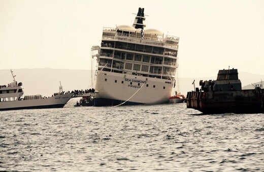 Ένα έγκλημα στο βυθό της Σαντορίνης: Το Sea Diamond σαπίζει στην Καλντέρα και οι ερευνητές ανησυχούν