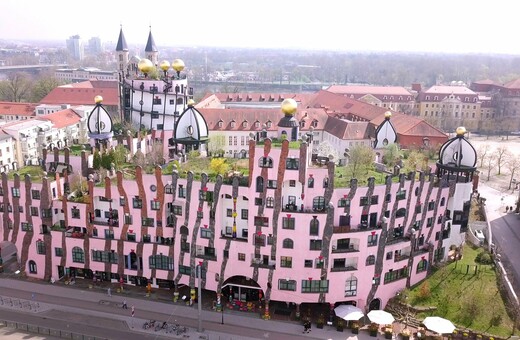 Η Πράσινη «Ακρόπολη» της Γερμανίας είναι εντελώς ροζ