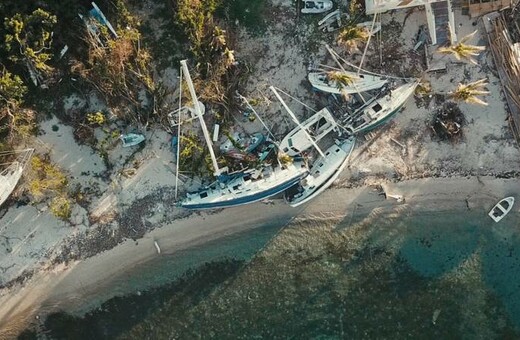 Πώς μαζεύεις τα κομμάτια σου μετά από μία φυσική καταστρoφή;