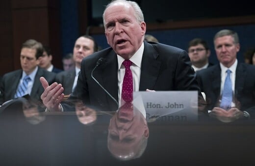 Ο πρώην διευθυντής της CIA κατηγορεί τον Τραμπ για απόπειρα παρεμπόδισης των ερευνών