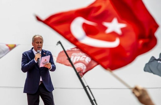 Ο Μουχαρέμ Ιντζέ, βασικός αντίπαλος του Ερντογάν, «αποδέχεται» την ήττα του και αρνείται ότι απειλήθηκε