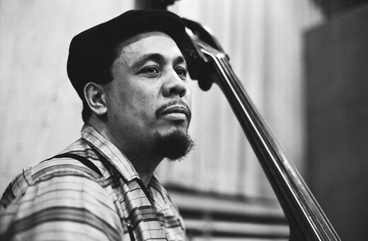 Charles Mingus: 15 σταθμοί στην πορεία ενός τρανού συνθέτη και κοντραμπασίστα της τζαζ