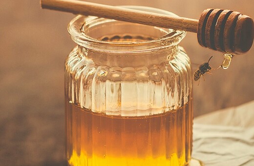 Το μέλι είναι το καλύτερο φάρμακο για το βήχα παραδέχονται οι γιατροί στη Βρετανία