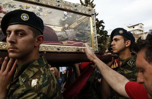 Ιερά λείψανα με χορηγούς επικοινωνίας: Πίστη βαθιά ή στυγνή εκμετάλλευση;