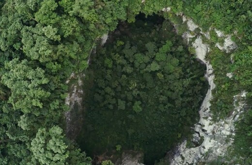 Mέσα στο μεγαλύτερο σπήλαιο του πλανήτη, στο Βιετνάμ