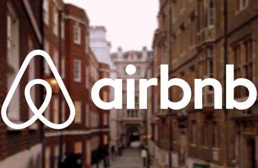 H Airbnb μόλις ανακοίνωσε πως όσοι δεν υπογράψουν τη νέα της δέσμευση κατά των διακρίσεων θα χάσουν το λογαριασμό τους
