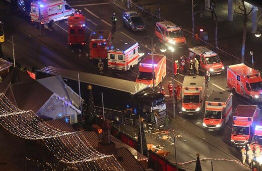 Στη δημοσιότητα βίντεο από τη στιγμή της επίθεσης στο Βερολίνο