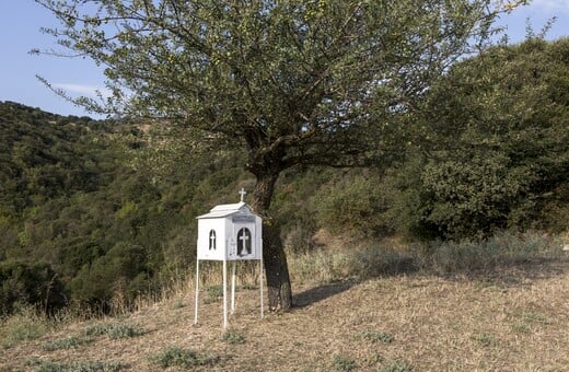 Αυτή είναι μια συλλογή υπογραφών στην οποία ελάχιστοι θα υπογράψουν. Πολύ κακώς.