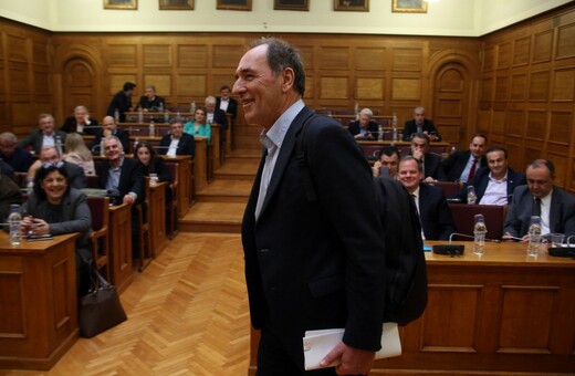 Ο Σταθάκης καλύπτει τον πρόεδρο του ΔΕΣΦΑ μετά την καταγγελία για «χρυσό» εφάπαξ