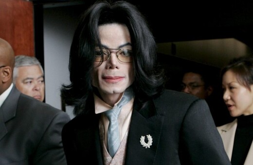 «Ο Μάικλ Τζάκσον ήταν πράγματι παιδόφιλος», λέει πρώην υπηρέτριά του