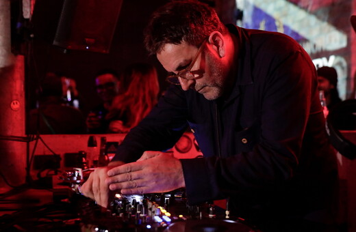 Ο τραγουδιστής Terry Hall εξομολογήθηκε πως σε ηλικία 12 ετών τον απήγαγαν παιδόφιλοι