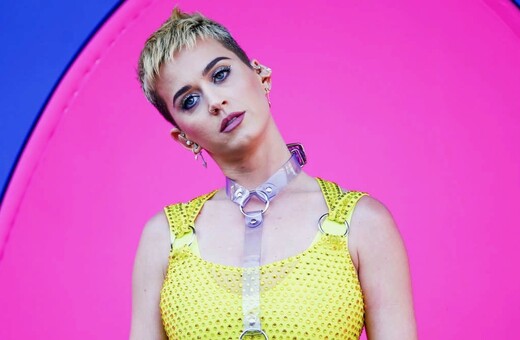 Γιατί η Katy Perry άρχισε να δίνει τόσο κουλές συνεντεύξεις το 2017;