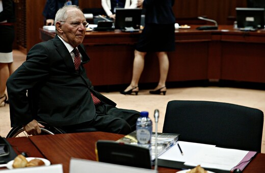 Σόιμπλε: Ο Τσίπρας δεν εμπιστεύεται αρκετά τον Τσακαλώτο - Συνεχώς τηλεφωνεί στη Μέρκελ