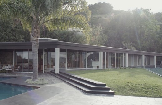 Μέσα σε ένα από τα ομορφότερα σπίτια του Hollywood