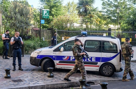 Παρίσι: Συνελήφθη έπειτα από καταδίωξη ο «βασικός ύποπτος» για την επίθεση στους στρατιώτες