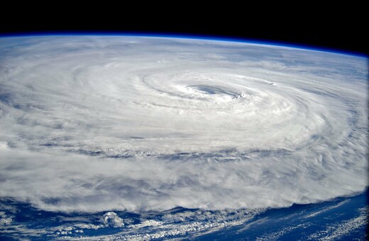 Οι φωτογραφίες του ισχυρότερου τυφώνα της χρονιάς από το διάστημα κόβουν την ανάσα