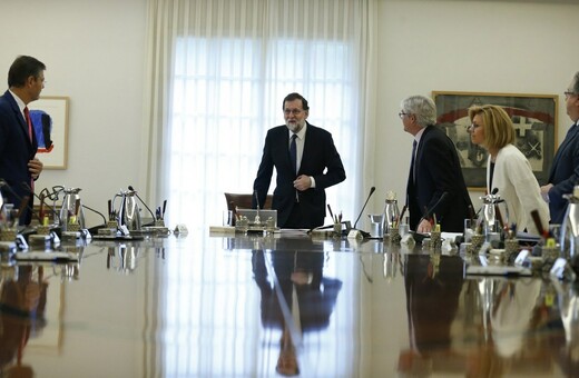 Ο Ραχόι αναστέλει την αυτονομία της Καταλονίας - Θα προκηρύξει εκλογές στην περιοχή