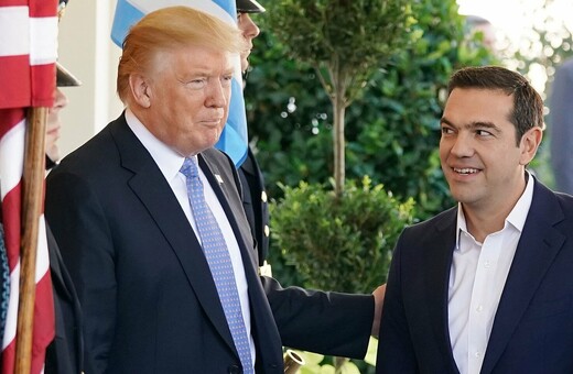 ΒΙΝΤΕΟ: Η αμήχανη στιγμή που o Τραμπ μαθαίνει τι έλεγε ο Τσίπρας για εκείνον