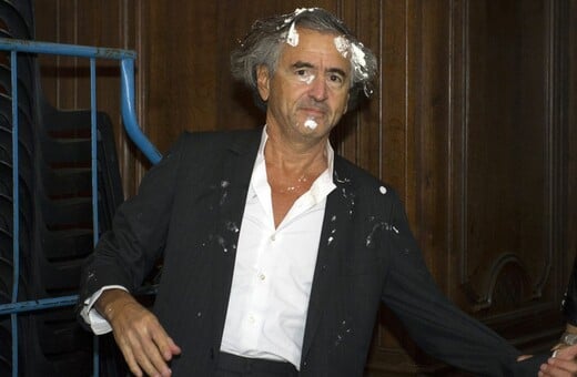 Bernard-Henri Lévy (BHL). Ο φιλόσοφος ζαχαροπλάστης.